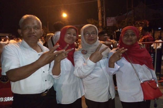 Ratusan Ibu-ibu Akan...