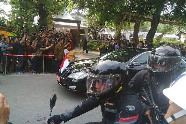 Jadi Saksi Pernikahan...