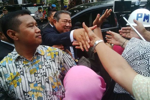 SBY Sempat Salami Warga...