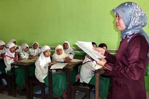 Ribuan Guru Madrasah...