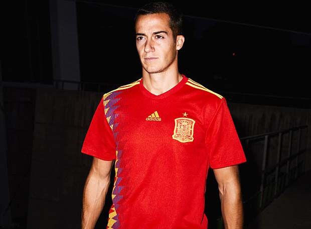 Jersey Timnas Spanyol...
