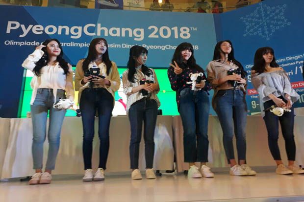 Tutup Fan Signing, AOA...