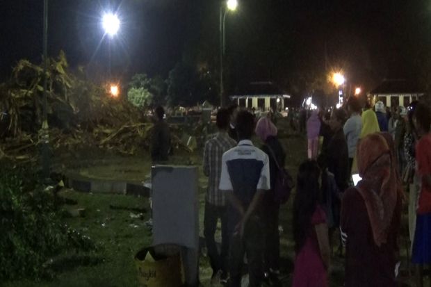 Malam Hari, Lokasi Beringin...