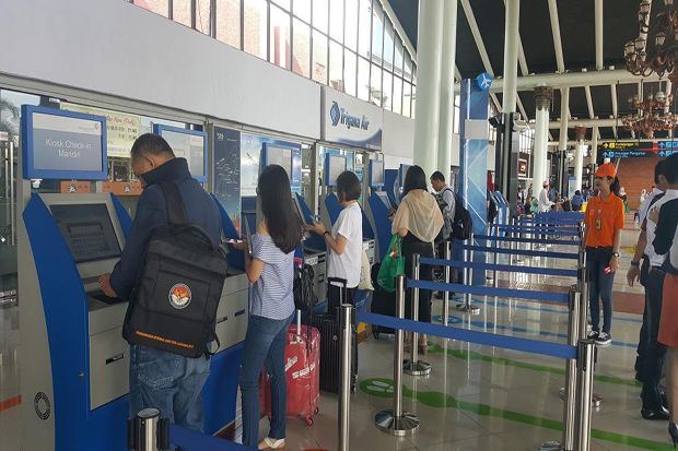 Check-in di Bandara...