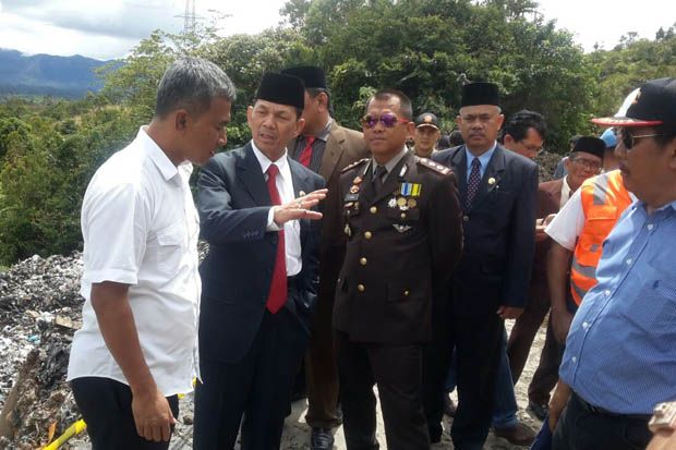 Jalan Ambles di Tapsel,...