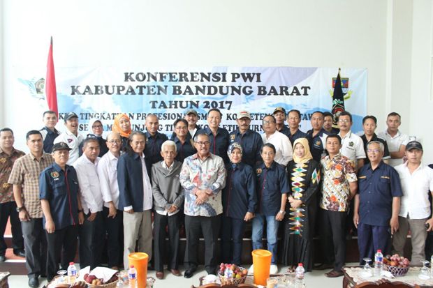 PWI Bandung Barat Dituntut...
