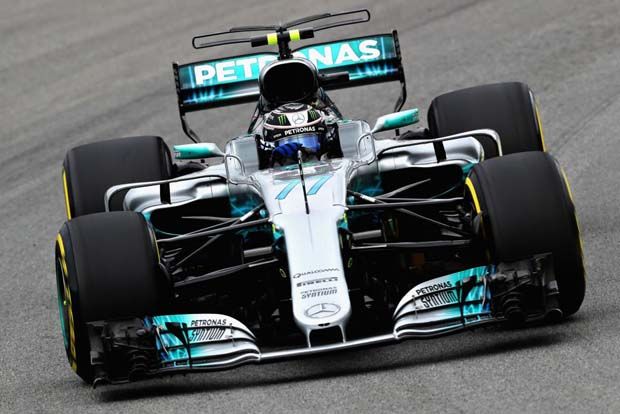 Hamilton Hantam Dinding...