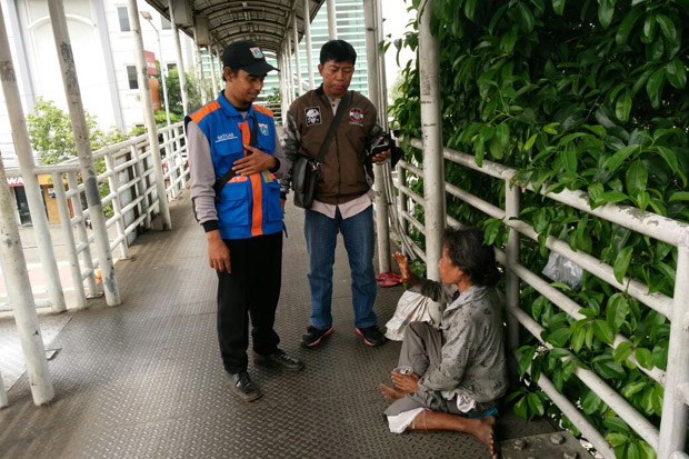 Bawa Uang Rp23 Juta,...