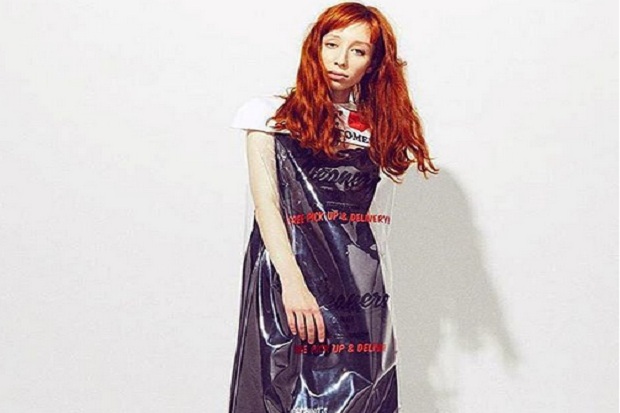 Moschino Desain Baju...