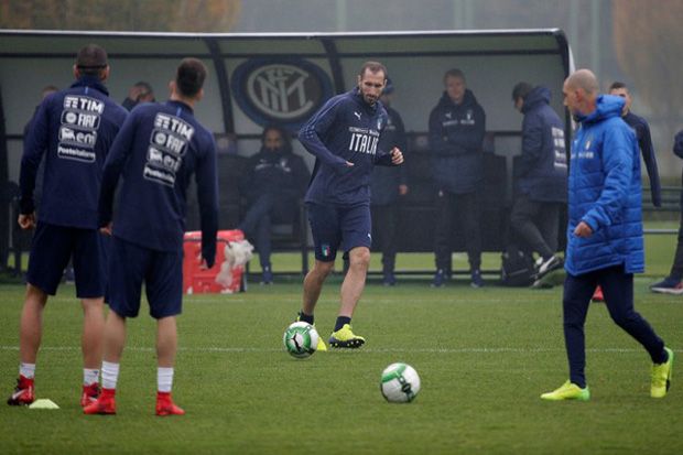 Now Or Never, Gli Azzurri!
