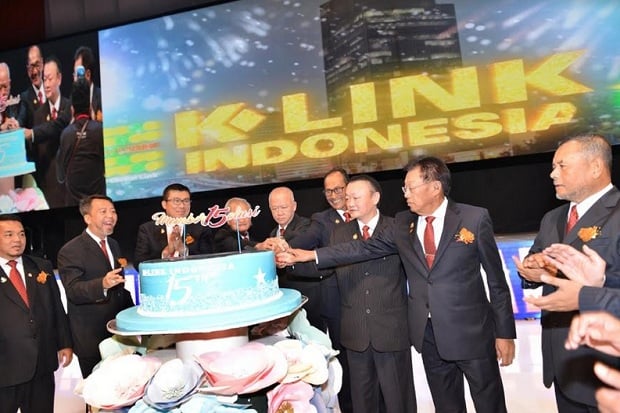 Genap 15 Tahun, K-LINK...