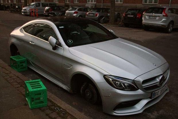 Otak-atik Mercedes Benz...