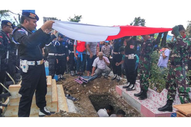 Anggota Brimob yang...