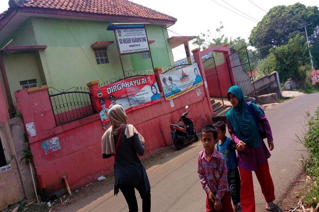 Duh, Ribuan Ruang Kelas...
