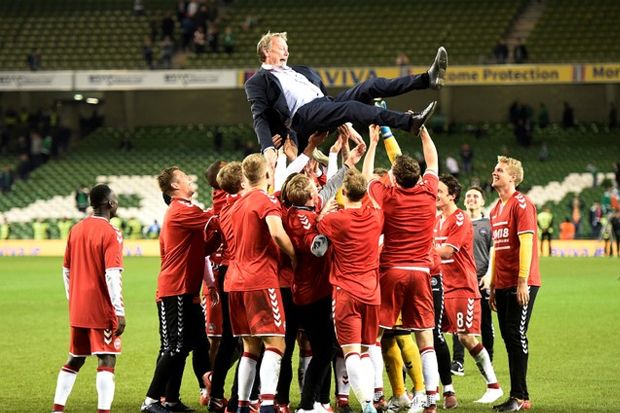 Pelatih Denmark Buka...