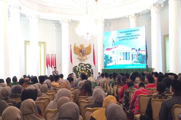 Jokowi Terima Pengurus...