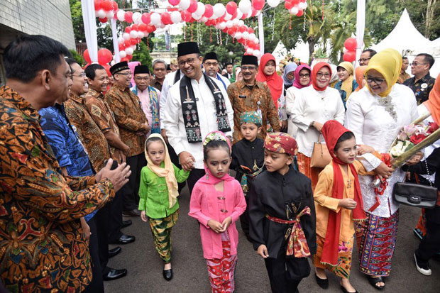 Anies Bakal Keliling...