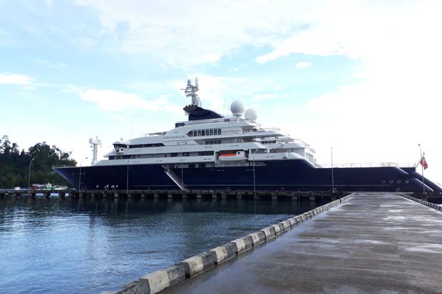 Kapal Pesiar Octopus...