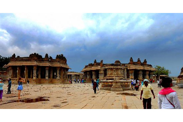 Menelusuri Hampi, Kota...
