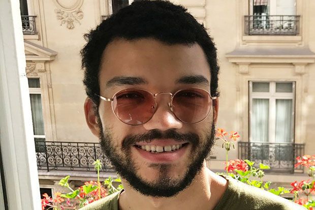 Justice Smith Jadi Bintang...