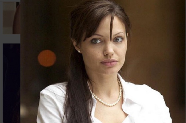 Angelina Jolie Bicara...
