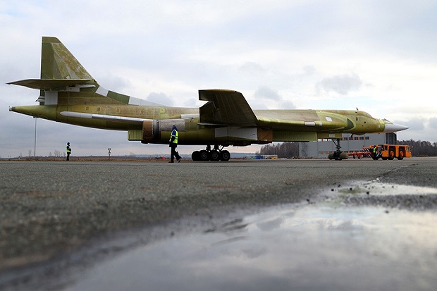 Rusia Luncurkan Pesawat...