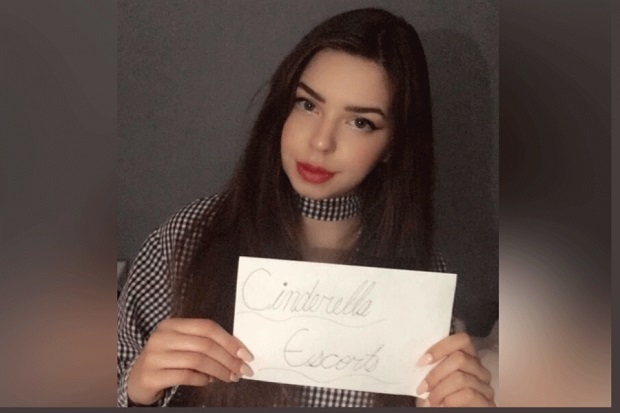 Model Cantik Jual Keperawanan...