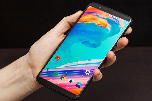 OnePlus 5T Resmi Ditawarkan...