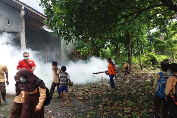 Pelajar SD Kawal Pasukan...