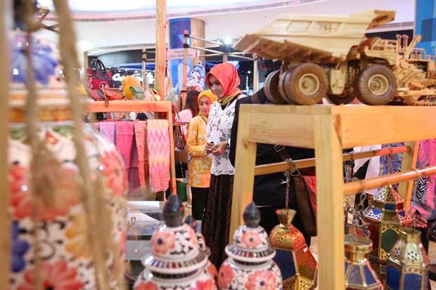 Pekan Seni Kerajinan...