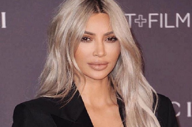 Unik! Kim Kardashian...