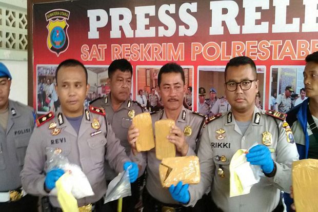 Serang Polisi, Pengedar...