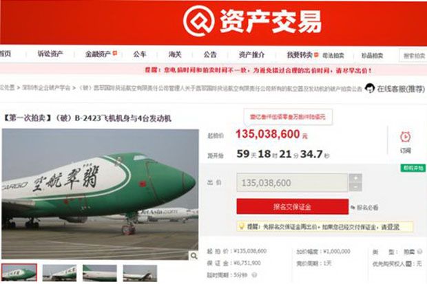 Dua Pesawat Boeing Jumbo...