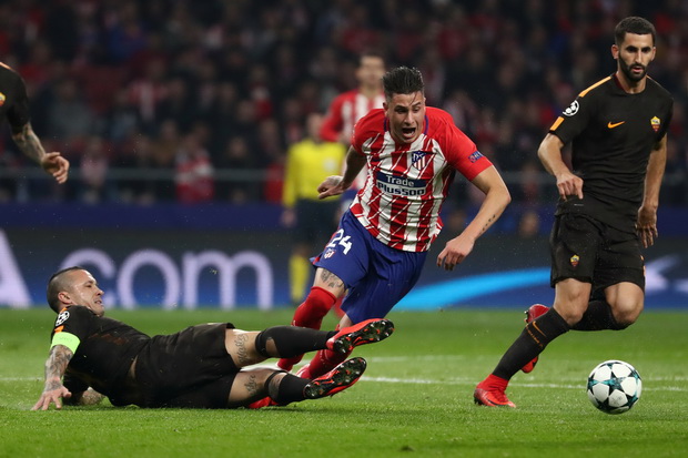 Dipuji Simeone, Nainggolan...