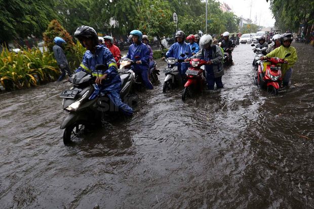 Warga Surabaya: Banjir...