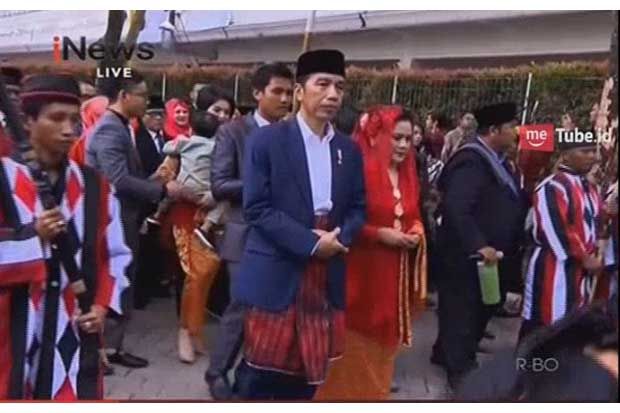 Tiba di Puncak Pesta...