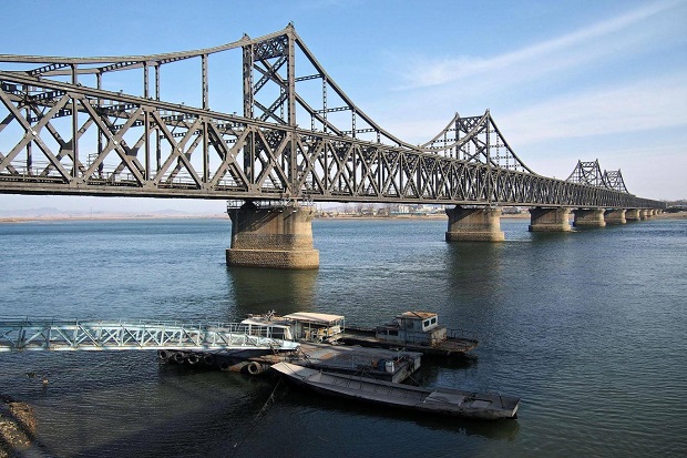 Beijing Tutup Jembatan...