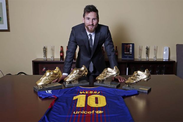 Jumlah Sepatu Emas Messi...