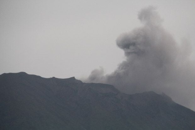 Gunung Agung Meletus,...