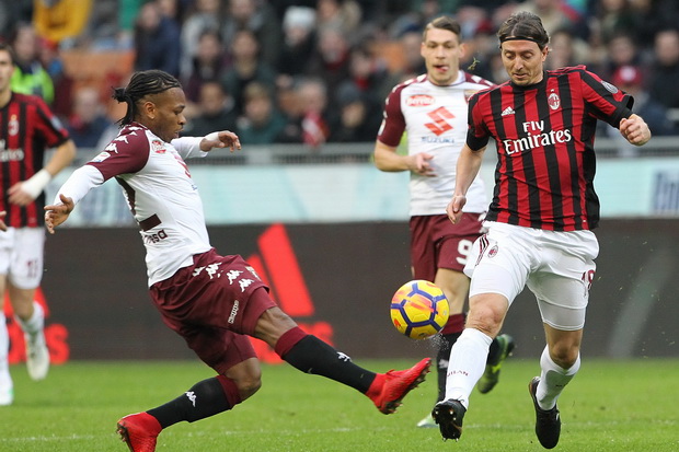 Milan Ditahan Imbang...