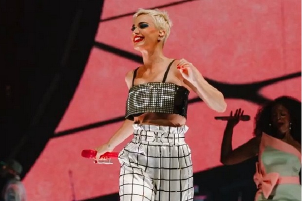 Katy Perry Gelar Konser...