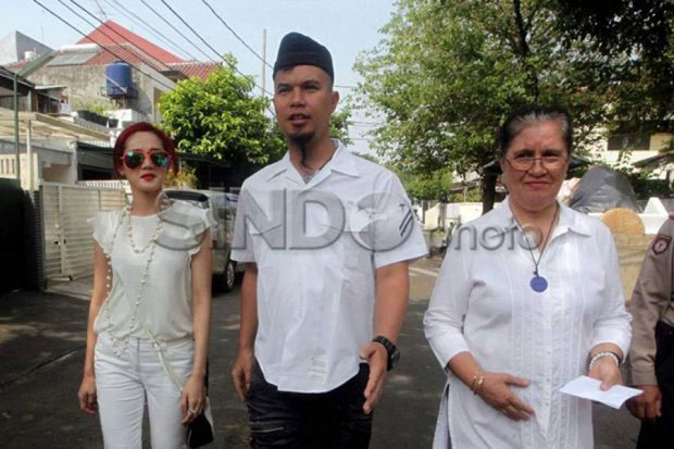 Ahmad Dhani Jadi Tersangka,...