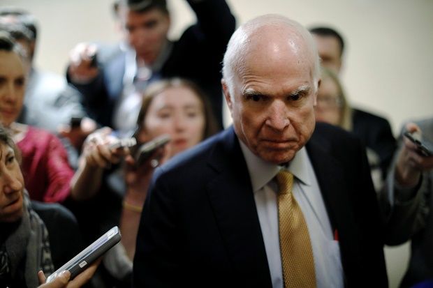 McCain pada Hillary...