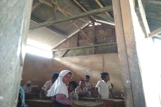 Dijanjikan Gedung Megah,...