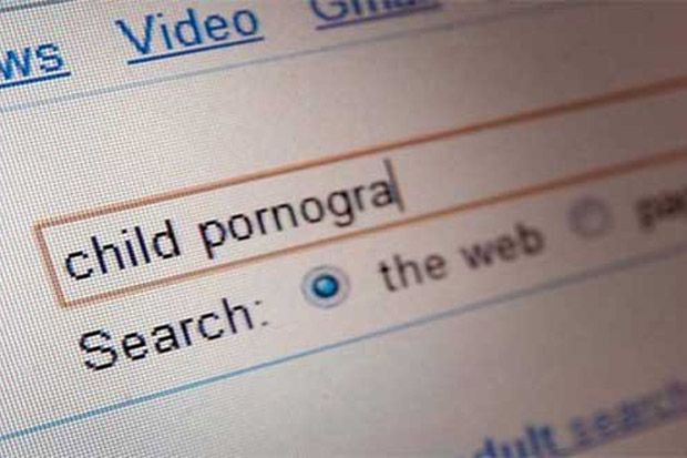 Simpan Foto Pornografi...
