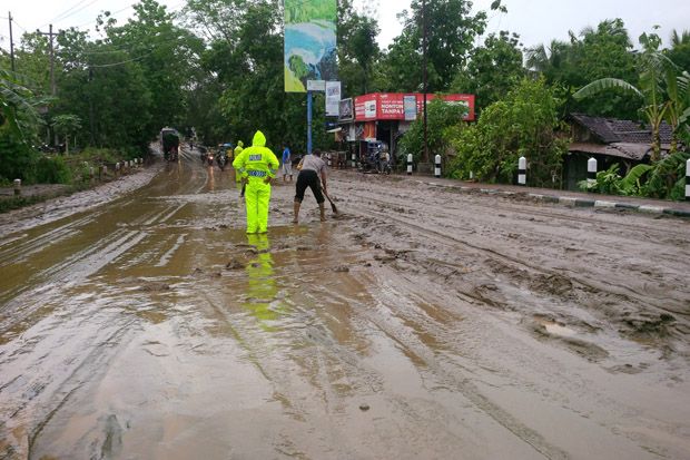 Buka Jalur Jalan Nasional,...