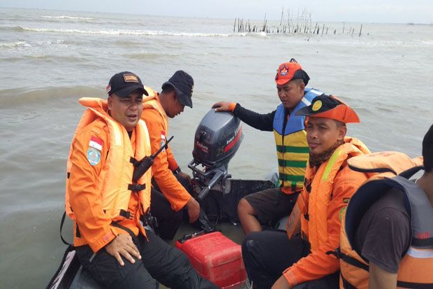 Asyik Main di Pipa Atas...