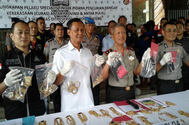 Tujuh Perampok Spesialis...