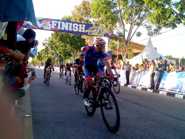 Etape Pertama Tour de...
