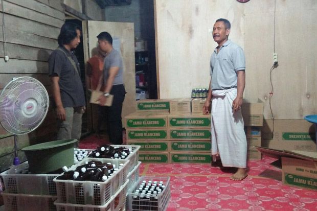 Pembuat Jamu Kuat Ilegal...